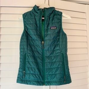 Patagonia women’s Nano Puff Vest XS, emerald green